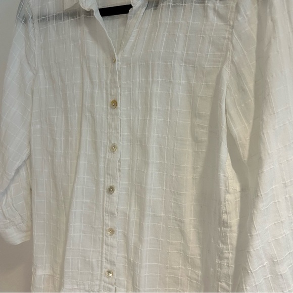 J. Jill Textured White Button-Down Shirt Size Small - Picture 2 of 7